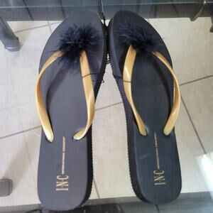 INC. Sandals 2 PAIR black gold beach summer thong style lightweight 6/7 Small